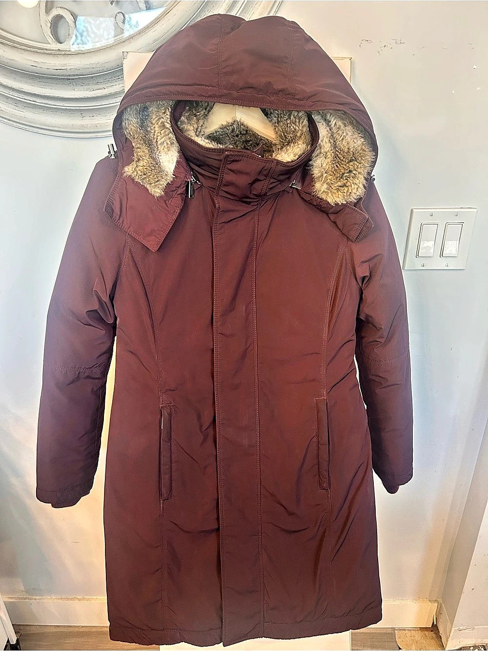 Like New Aritzia Babaton Odell Down Parka Jacket - Burgundy - Size XXS